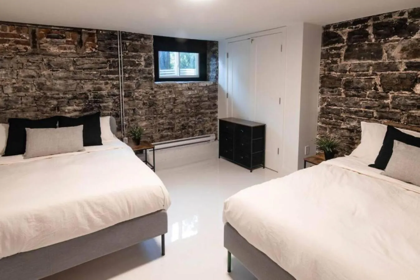 The Old New // Spacious 2000 Sqft Condo - Downtown Quebec City Canada