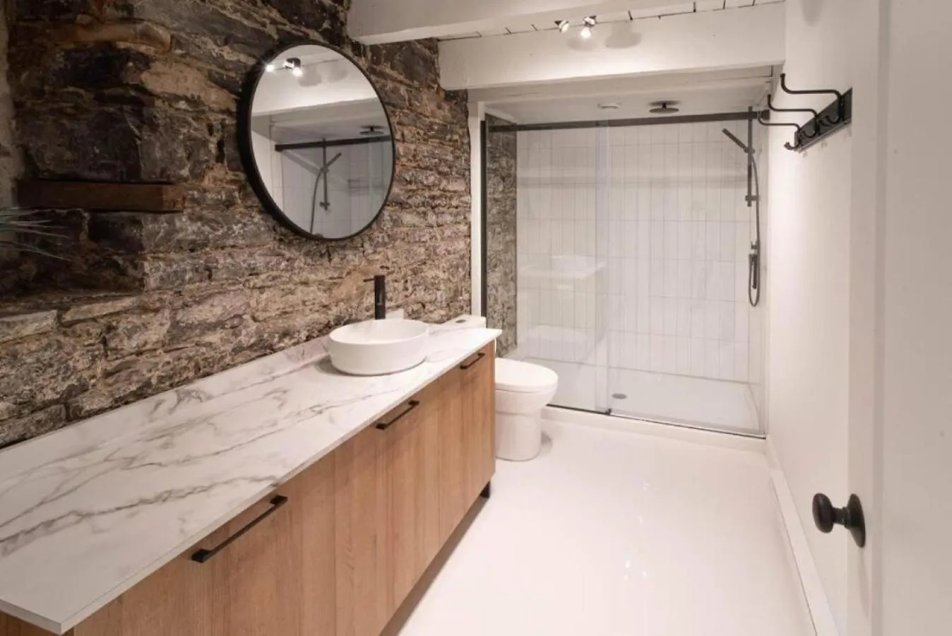 Apartment The Old New // Spacious 2000 Sqft Condo - Downtown Quebec City Canada